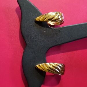 New Monet‎ Gold color Earrings